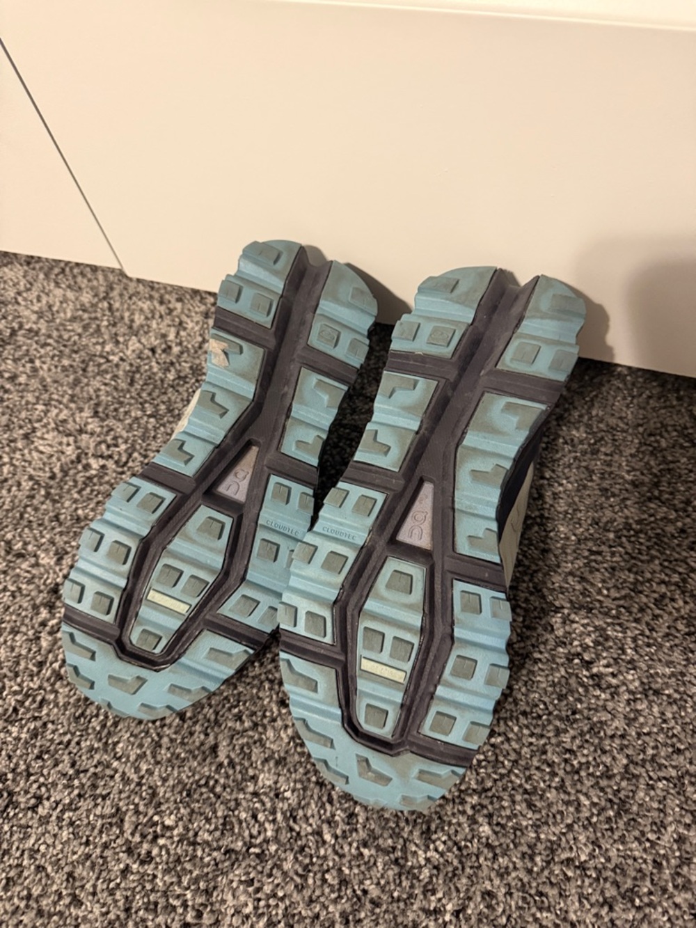 On Running Cloudventure Women's Trail Shoes - Gray/Blue - Picture 3 of 5